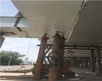 海拉爾高架橋，頂橋施工中